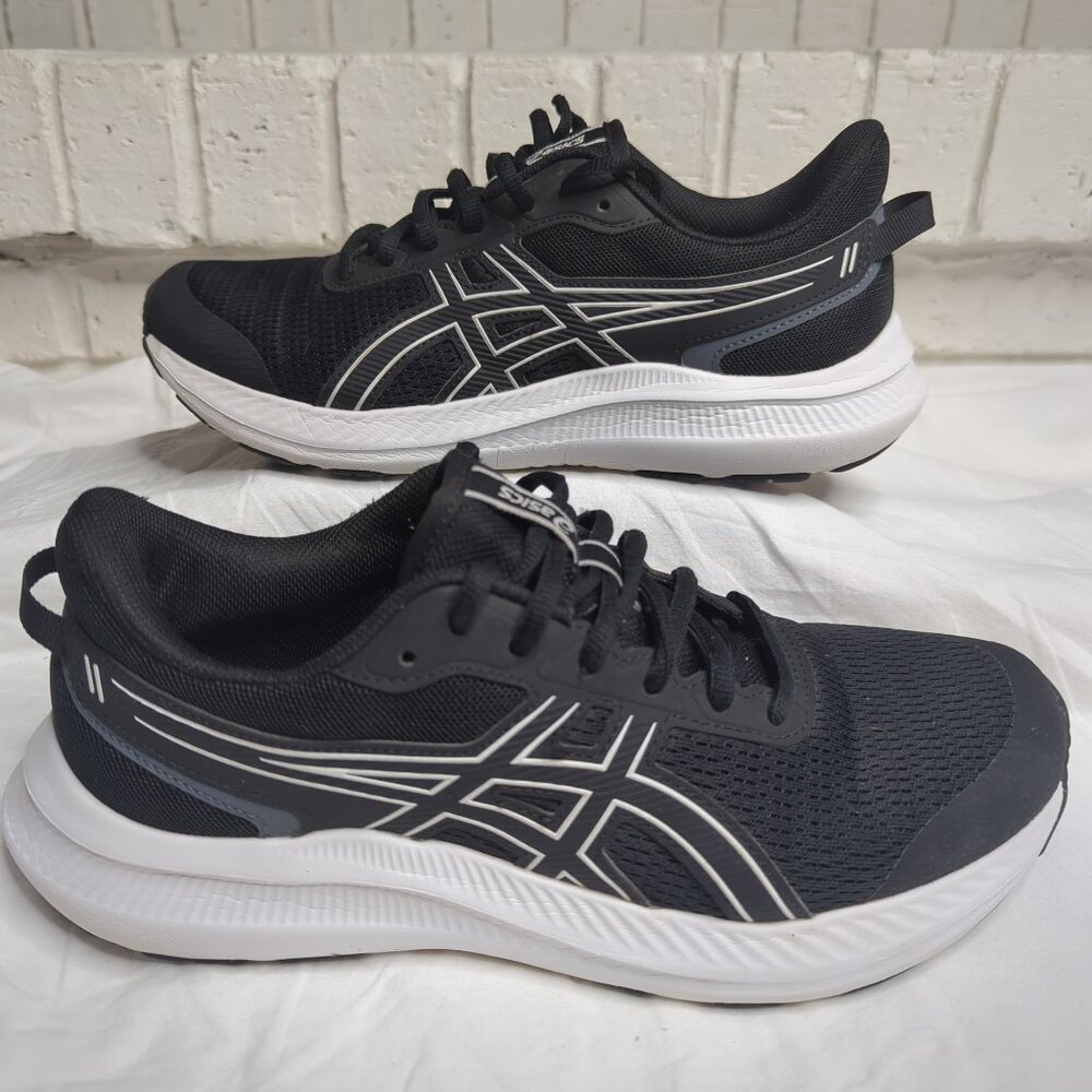 Asics Black and White running shoe, size 8.5